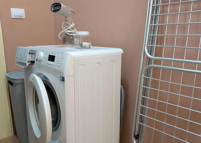 Elfriede 1912 Two Bedroom Apartment *